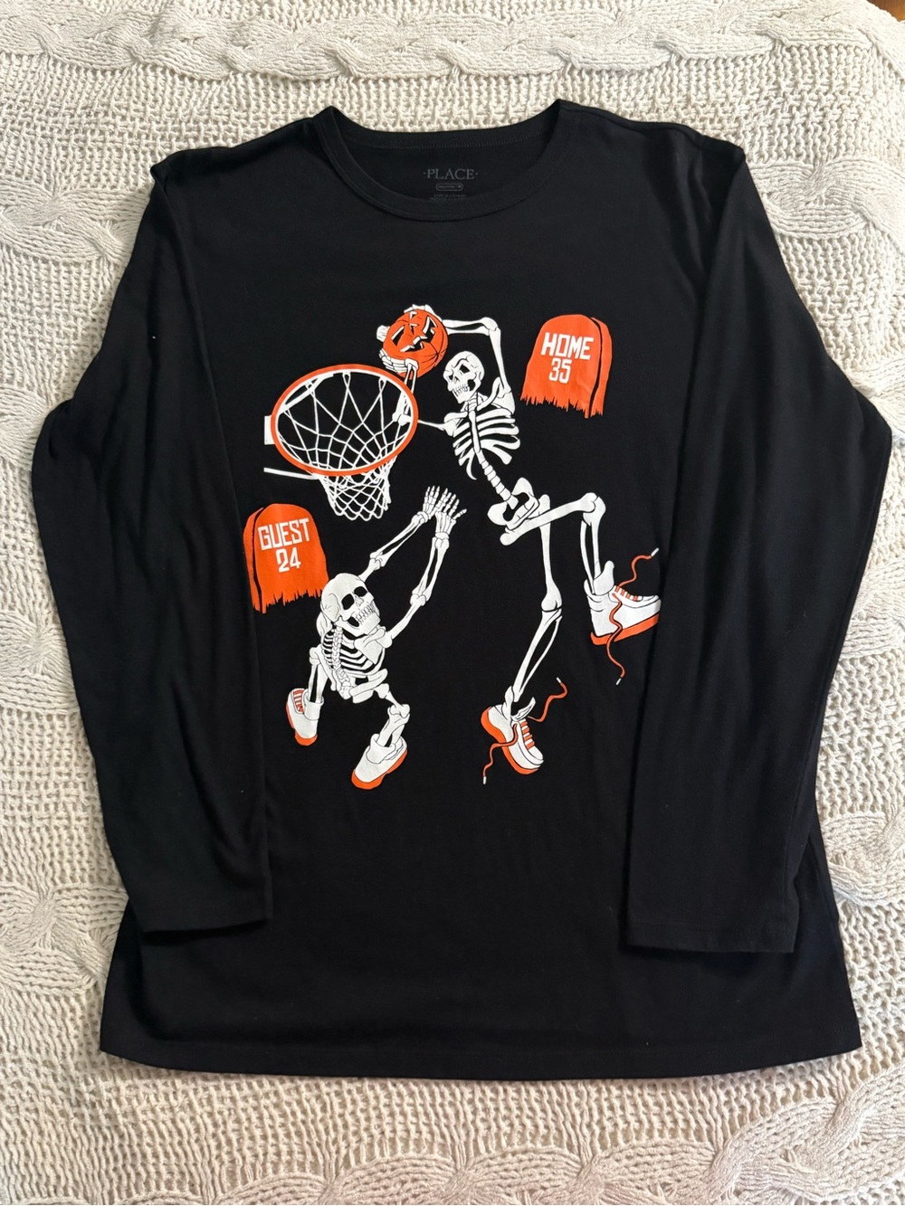Black Skeleton Basketball Graphic Long Sleeve Tee